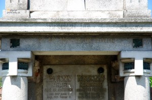 Hrobka rodín Táborský, Szupper, Jávor, Mayer na starom cintoríne v Malackách